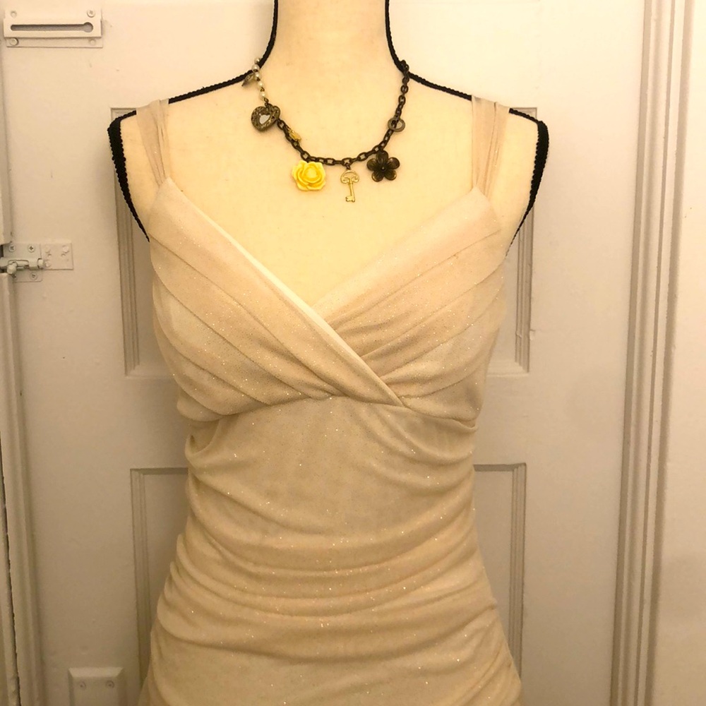 Large formal dress
Shipping available